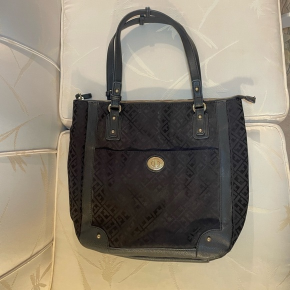 Tommy Hilfiger Logo Black Shoulder Bag - Picture 5 of 13